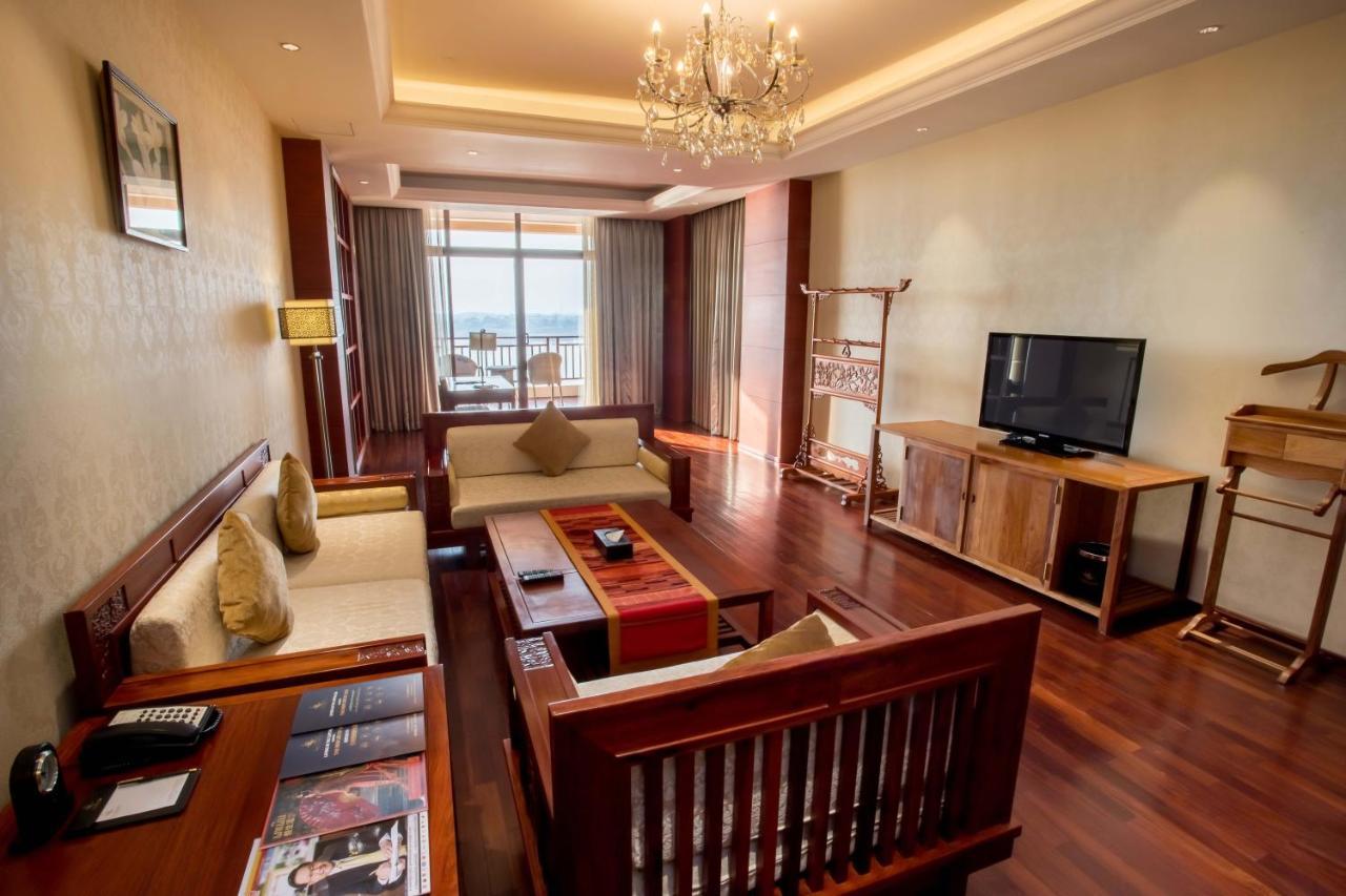 Landmark Mekong Riverside Hotel Vientiane Exterior photo